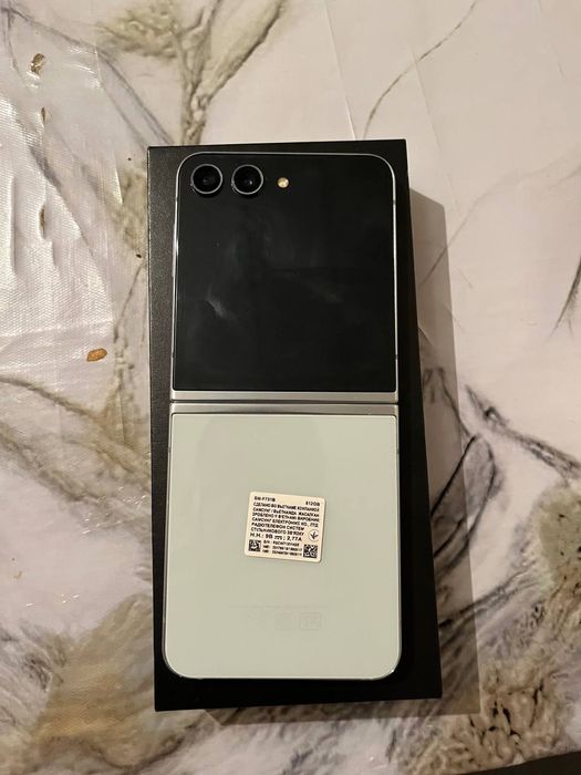 Samsung galaxy z flip 5