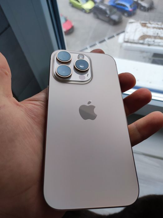 Iphone 16 PRO - desert titanium NOU