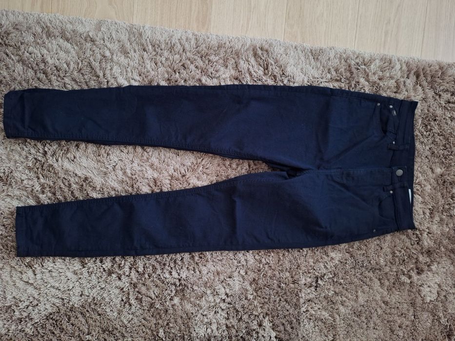 Blugi negri H&M taiati, blugi Esprit etc, 2 perechi la 25 lei!