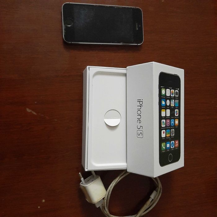 Продам IPhone 5S