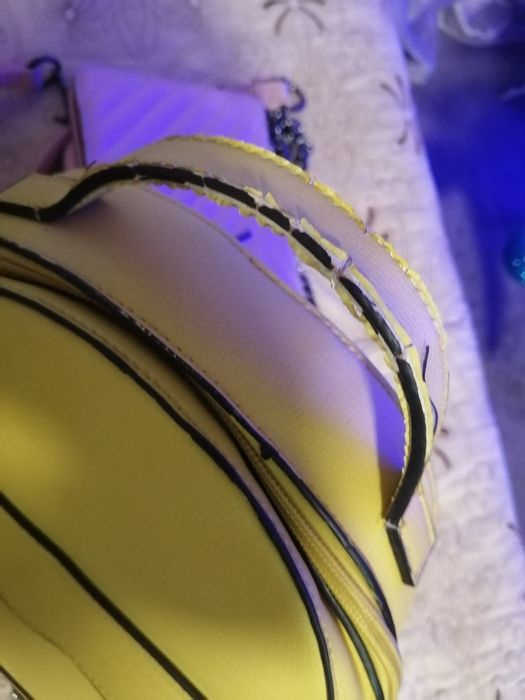 VAND geanta mica și rucsac oraș, pentru dama.,stare acceptabila