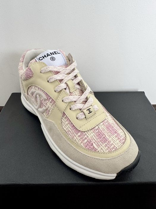 Chanel Tweed Suede Calfskin CC sneakers Ecru/Pink