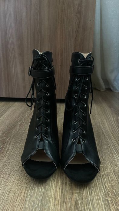 Туфли high hills