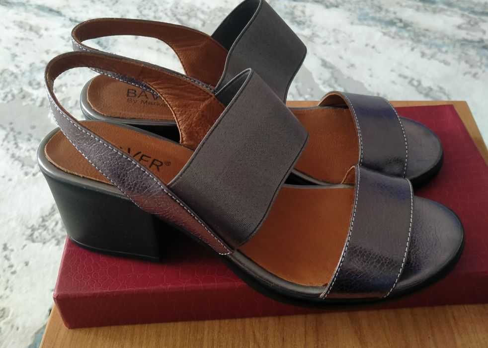 Продам босоножки