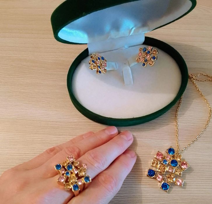 Турмалин опалит оникс  хризопраз яшма Сваровски