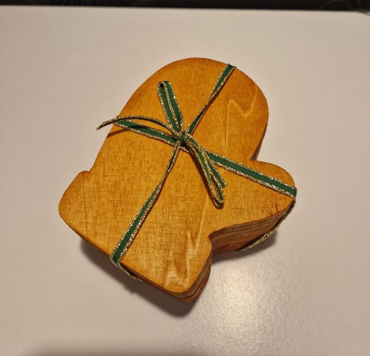 Mănușă decorativă din lemn – set de 4 mănuși