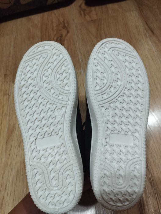 Високи сникърси  sinsay + подарък