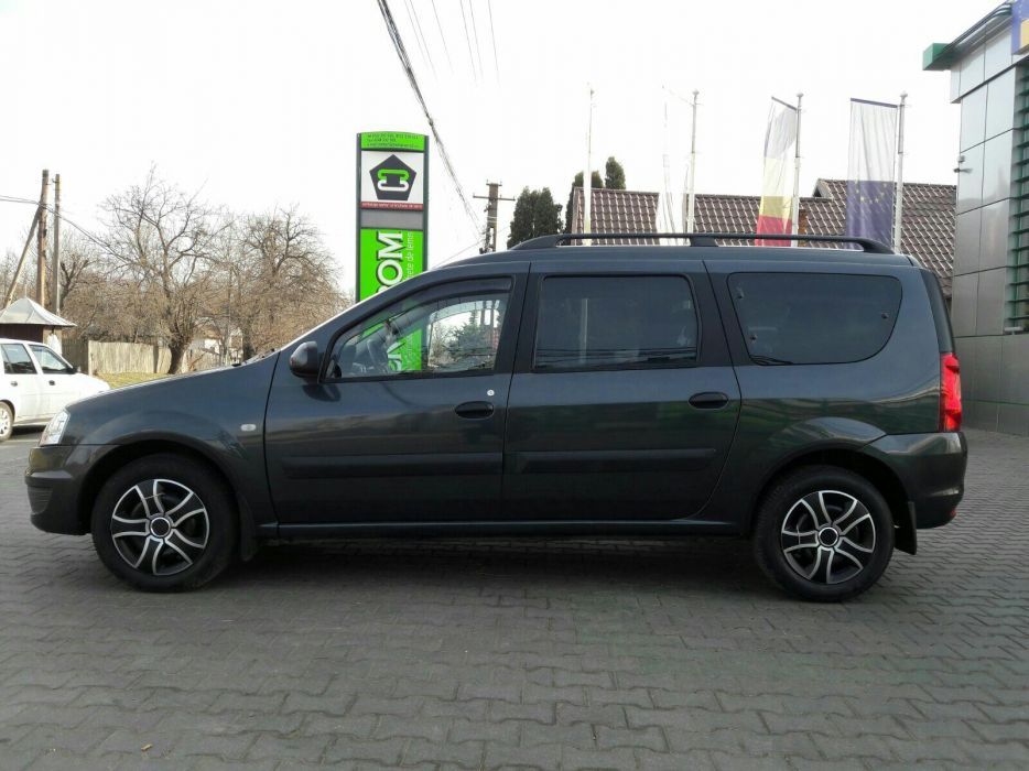 Autocolant negru carbon/mat montanti/stalp Dacia MCV X90 vechiul model