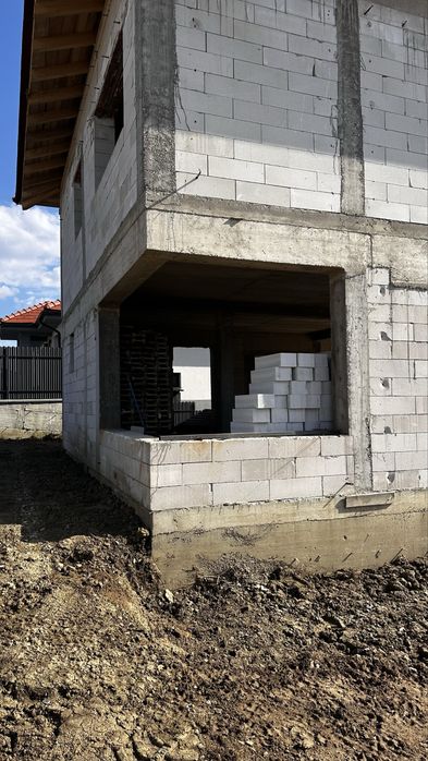 Casa individuală S+P+E suprafață (47+72+72 mp utili) teren 550mp