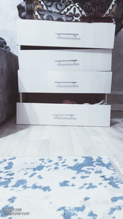 Продам срочно шкаф-купе и комод