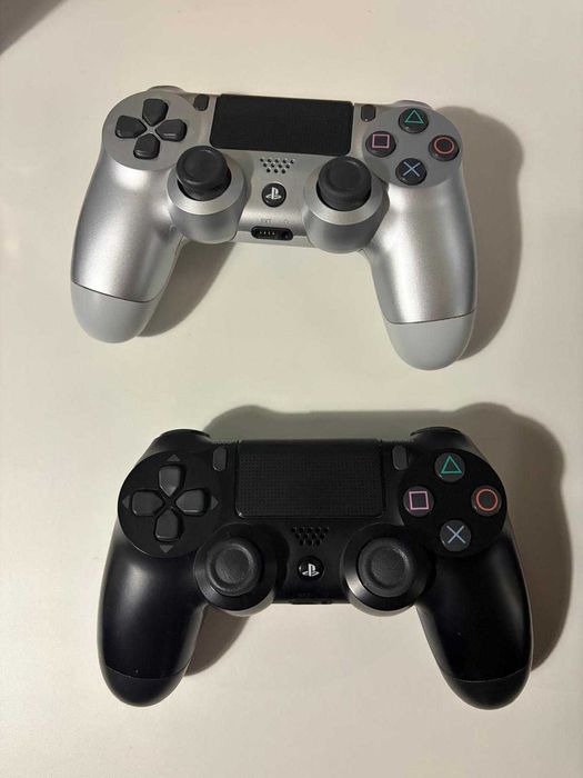 Consola PS4 Slim 500GB + 2 controllere originale V2 - Stare excelenta