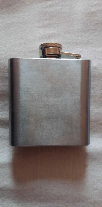 Продавам фласки Tullamore Dew и други.