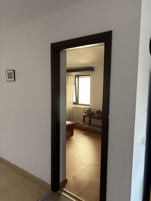 Inchiriere etaj in vila