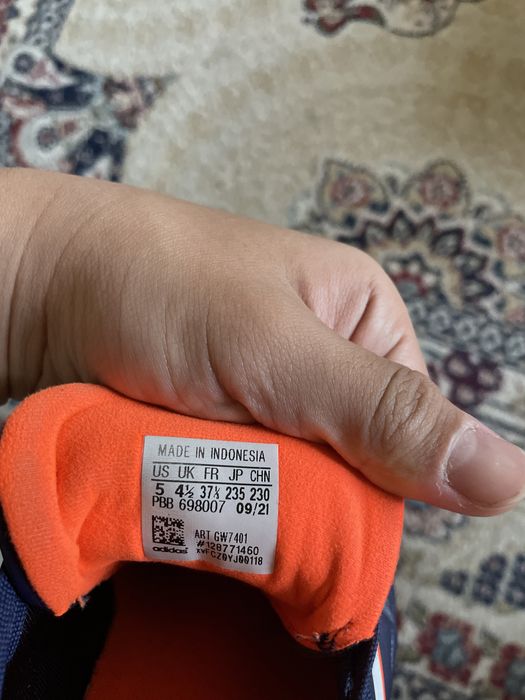 Продам сороконожки Adidas sense оригинал