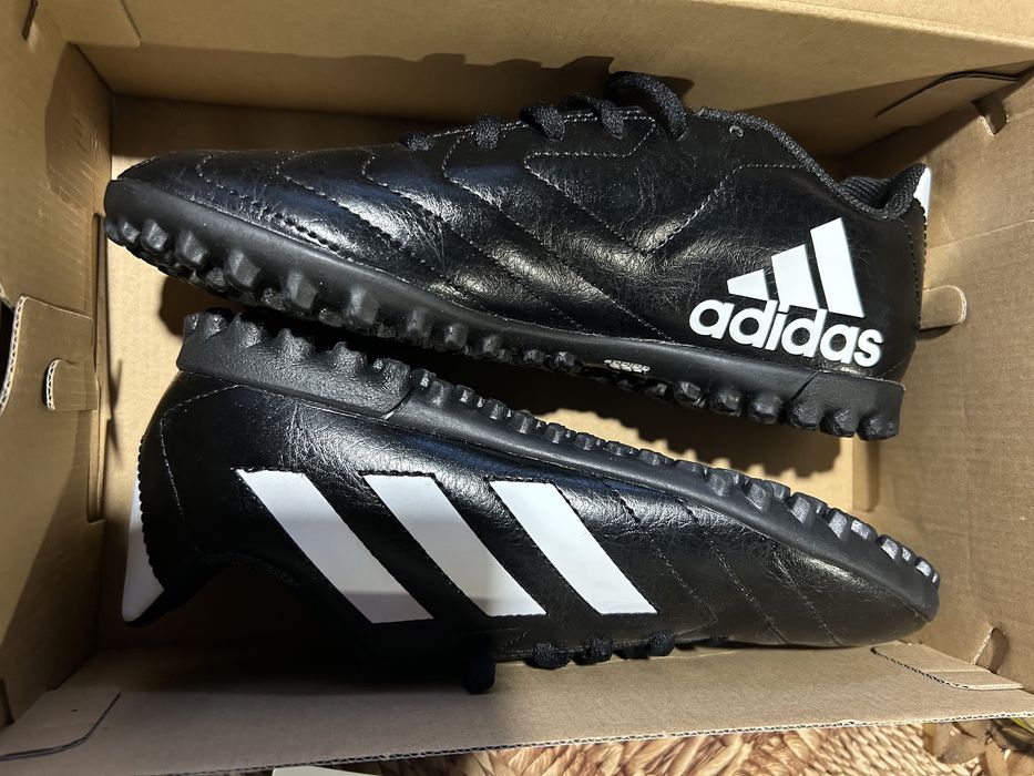 Обувки за футбол Адидас