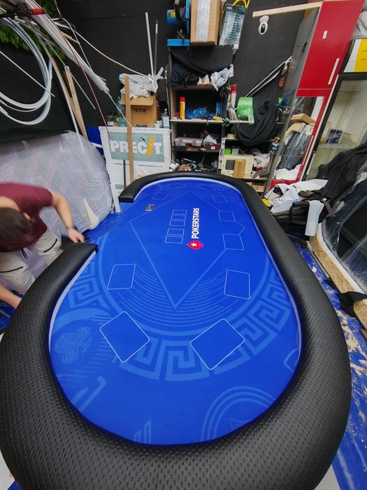 Masa de poker pe comanda