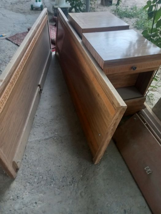 Спальный гарнитур