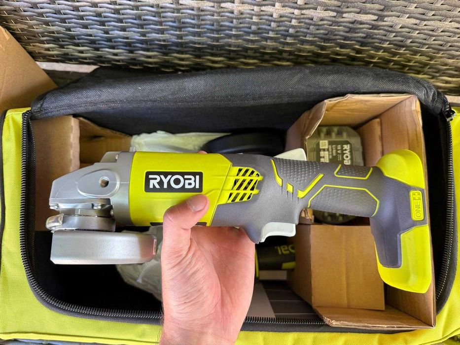 Trusa scule electrice Ryobi R18CK4F-252S, acumulatori 2 Ah si 5 Ah