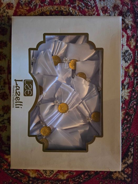 Set de lux Masă Festivă 17 piese – Față de masă + 8 Șervețele cu Inele Perle