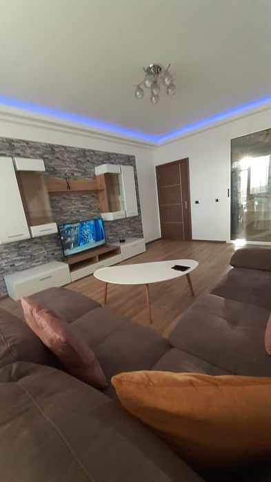 De vanzare apartament 2 camere Brasov  TRACTORU