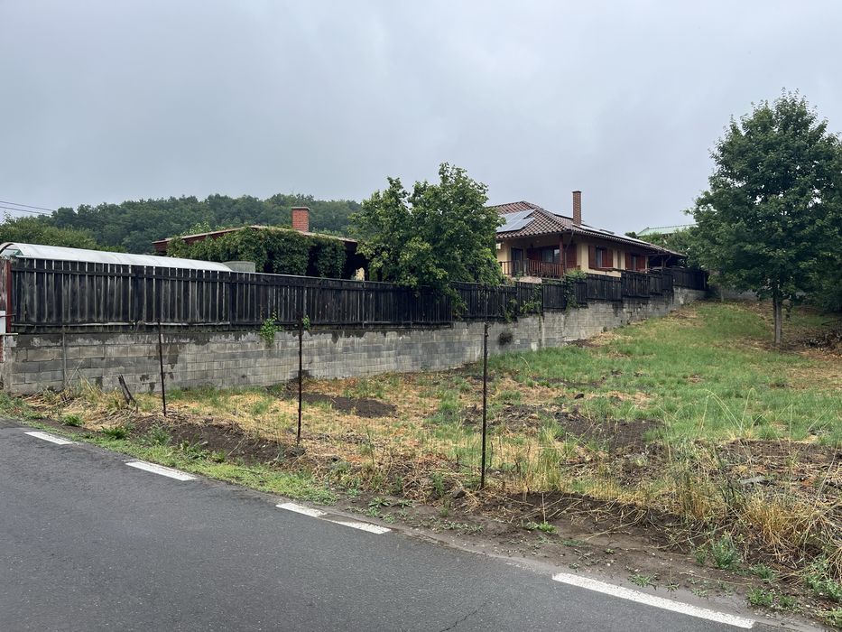 Teren intravilan Corunca