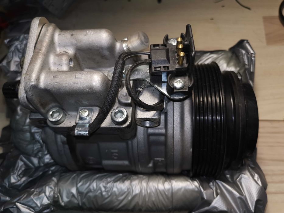 Компресор  климатик Мерцедес DCP17012