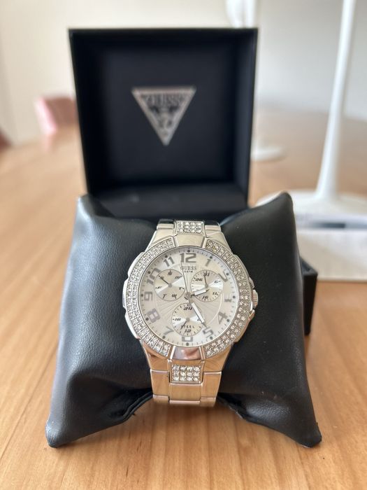 Ceas Guess cu cristale