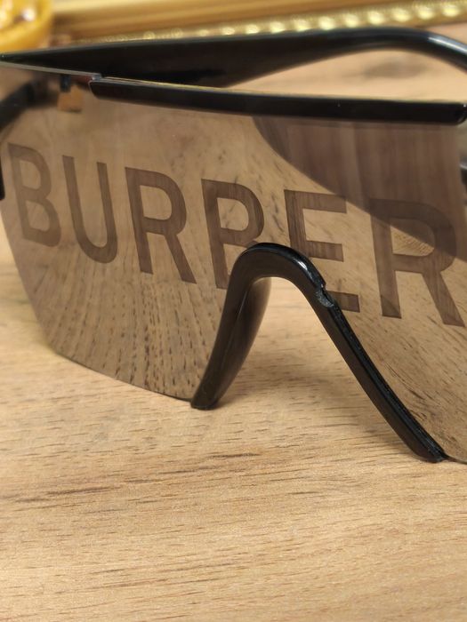 Очки "Burberry" в черной расцветке