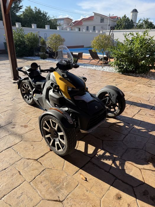 Can am ryker 900 cc Akrapovici