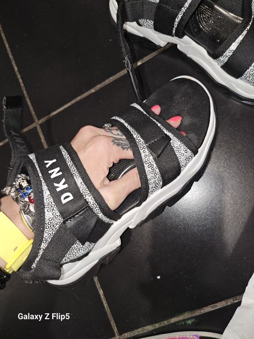Сандали DKNY 39номер