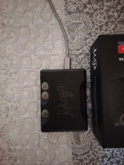 Продавам преносим усилвател Chord Mojo за слушалки и телефони/таблети