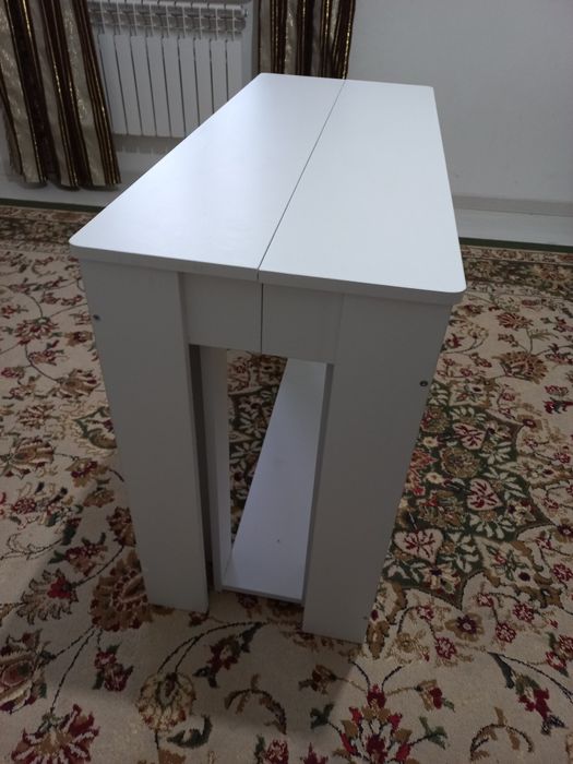 Қонақ бөлмеге арналған стол