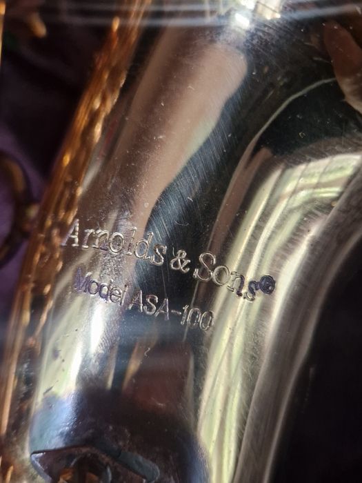 Продавам Саксофон