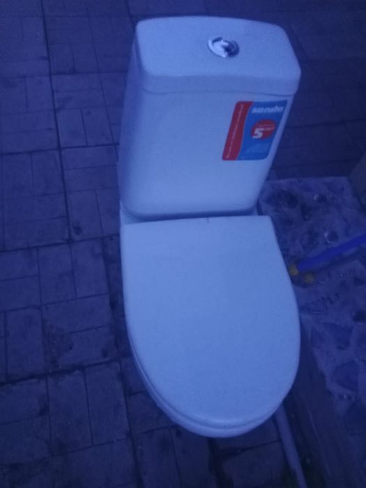 Срочно продам унитаз