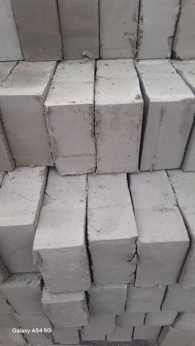 Pishgan va xom gisht yetkazibberamiz