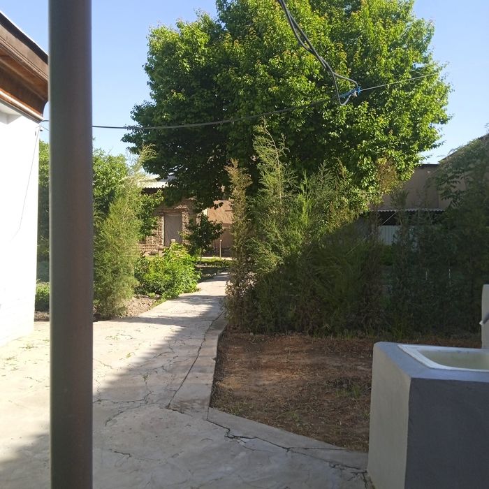 Uy sotiladi 15.5 sotix sotigi 30000$ yer hisobida