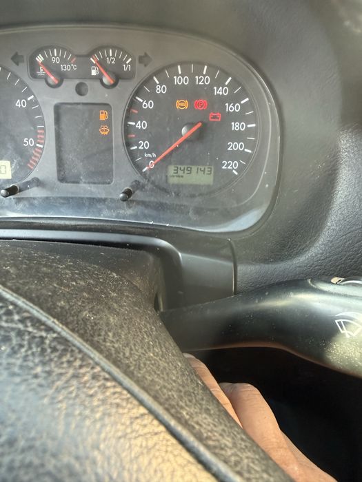 Volkswagen Bora diesel, 905 € — imagine 5