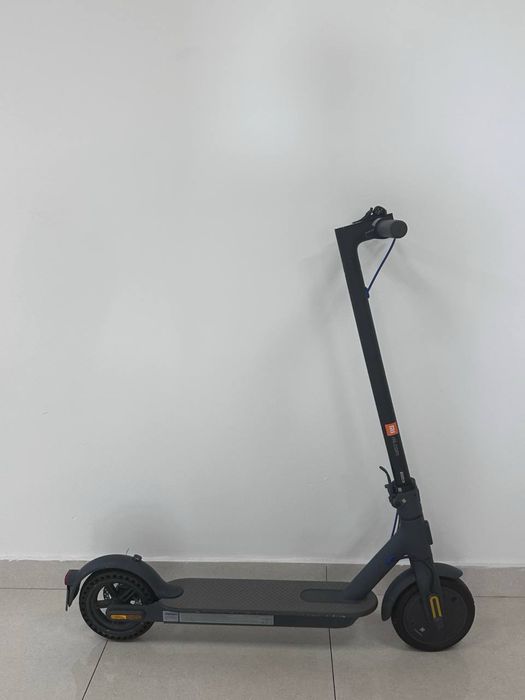 Самокат электрический Xiaomi.