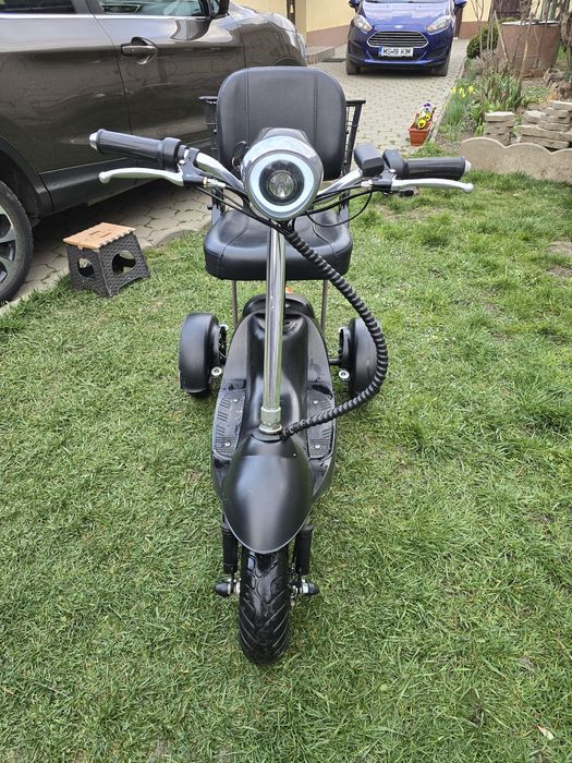 Vand tricicleta electrica pentru adulti