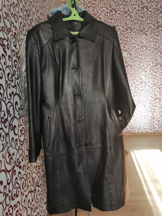 Продам кожаный плащ. 46 р-р