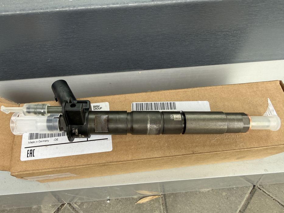 Injector bmw 750d f01 381cp