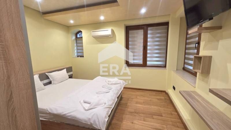 Дава се под наем Четиристаен апартамент в Варна, Гръцка махала - 117 кв.м за 1196.97 € - Снимка #5