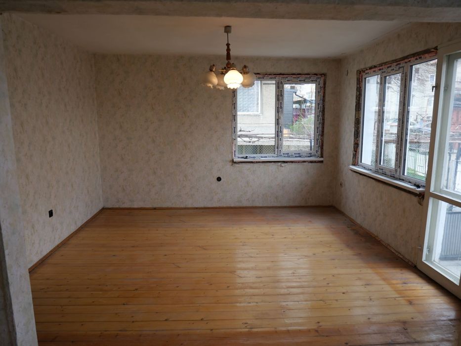 Къща в град Аксаково