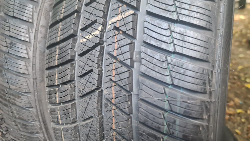 225 40 18 Barum 2 anvelope iarna noi