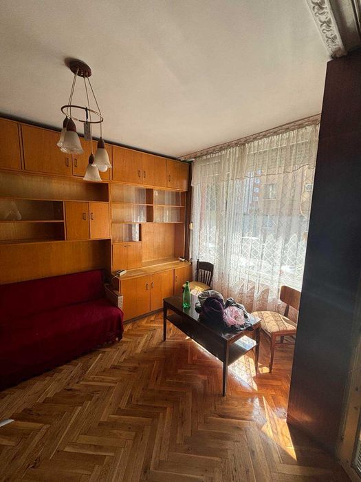 Дава се под наем Тристаен апартамент в Бургас, Център - 85 кв.м за 325 € - Снимка #1