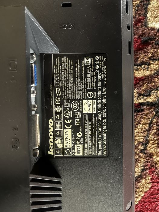 Монитор lenovo