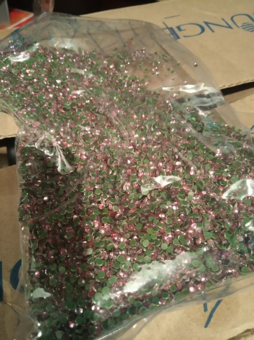 Текстилные камни страза ( сваровского)