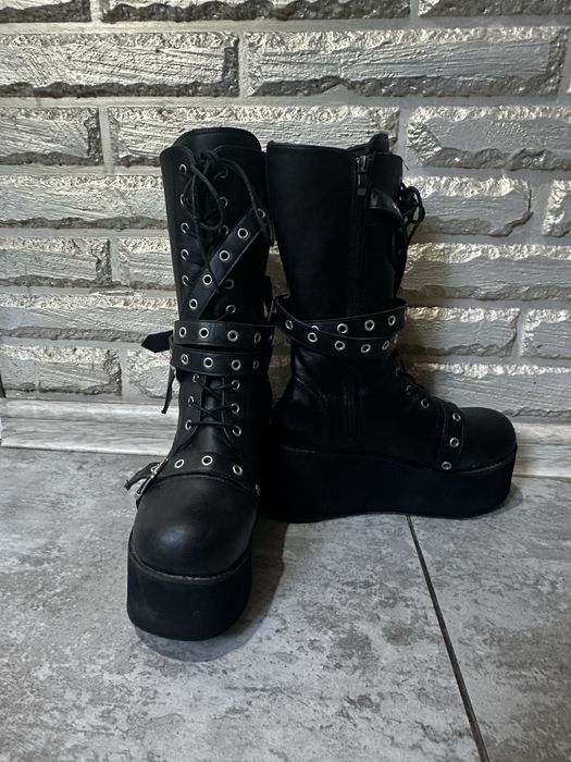 Готические ботинки на платформе