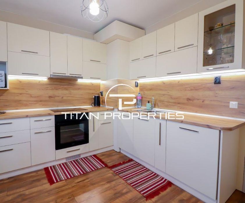 Дава се под наем Тристаен апартамент в Варна, ХЕИ - 70 кв.м за 664 € - Снимка #1