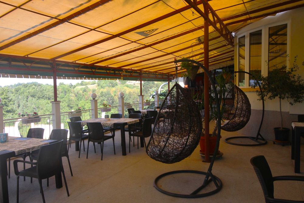 Хотел с басейн в с. Балани, общ. Габрово